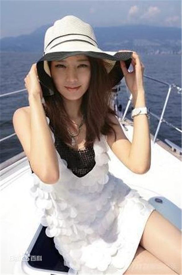 宋汶霏(vionn.song)生活照素颜照壁纸