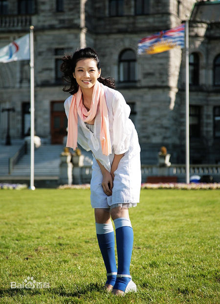 宋汶霏(vionn.song)生活照素颜照壁纸