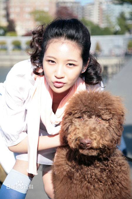 宋汶霏(vionn.song)生活照素颜照壁纸