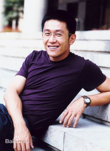 最新刘鉴性感图片