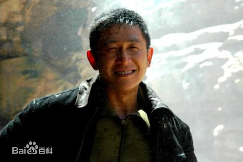 最新刘鉴性感图片