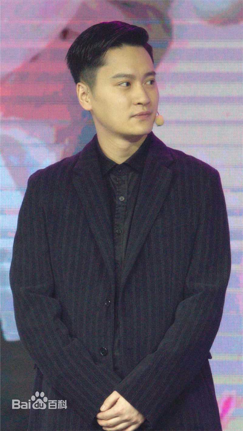 郭晓然出席活动前后照片