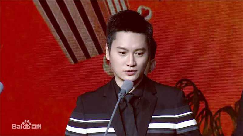 郭晓然出席活动前后照片