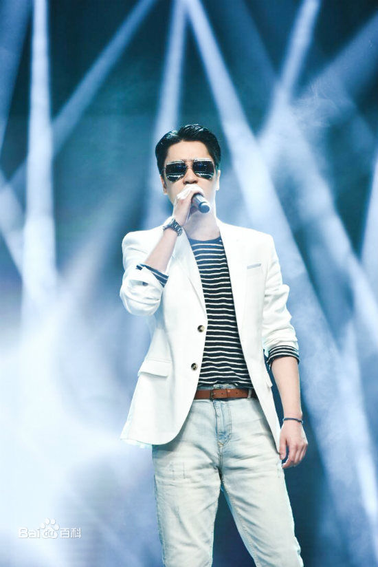 郭晓然出席活动前后照片