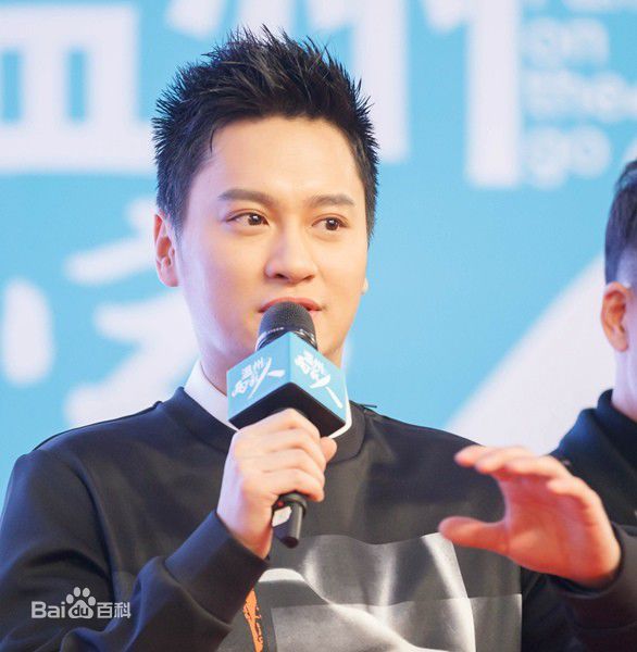 郭晓然出席活动前后照片