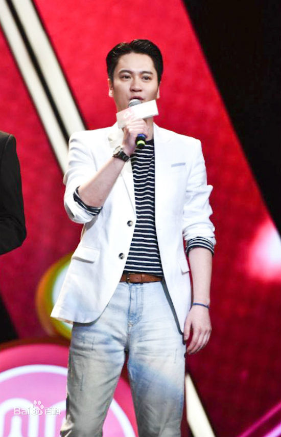 郭晓然出席活动前后照片