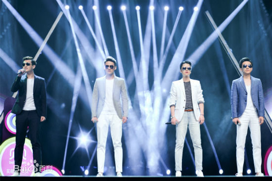 郭晓然出席活动前后照片