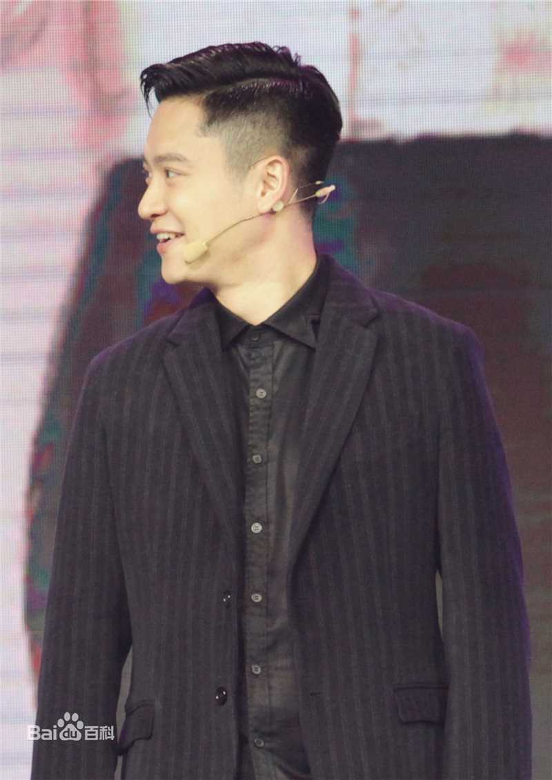 郭晓然出席活动前后照片