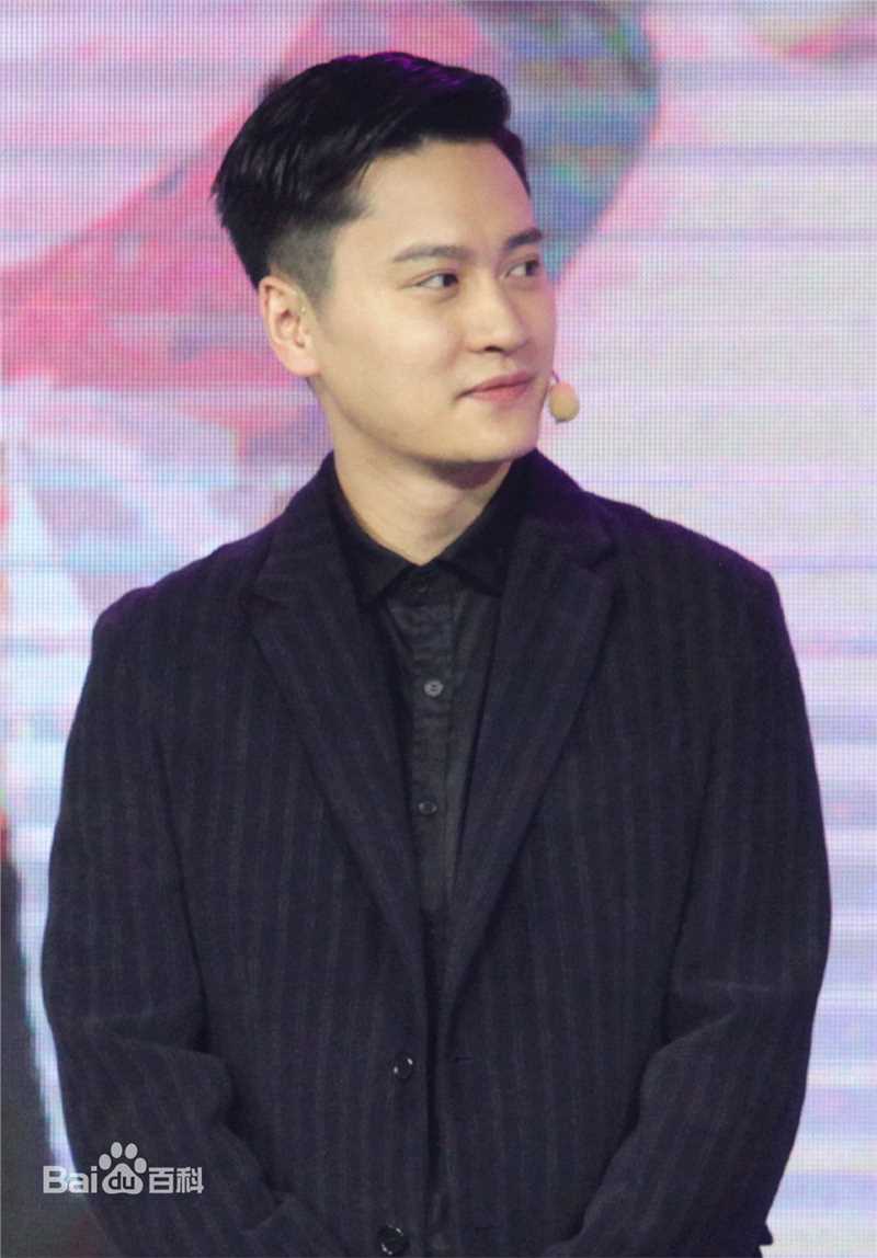 郭晓然出席活动前后照片