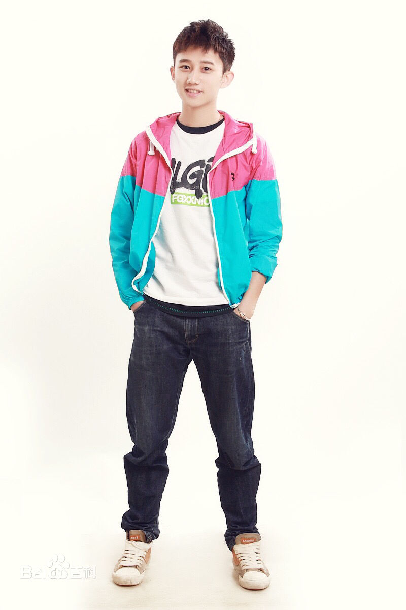 最优质梁振伦生活照