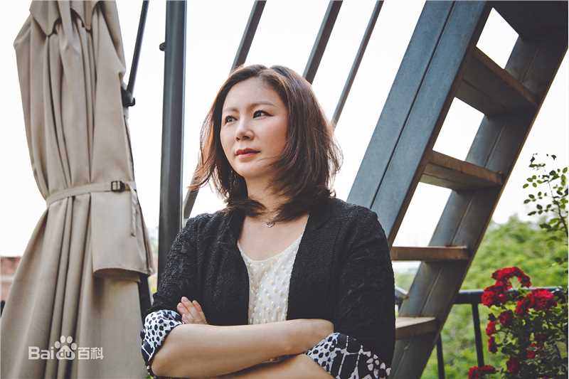 唐晓白(Emi Tang)导演素颜照壁纸