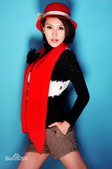 刘思言红色壁纸壁纸