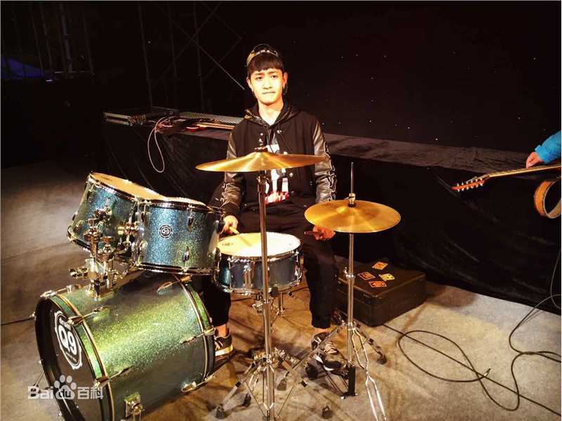 盛冠森生活及微博照片生活照