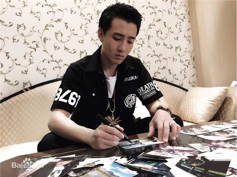 盛冠森生活及微博照片生活照