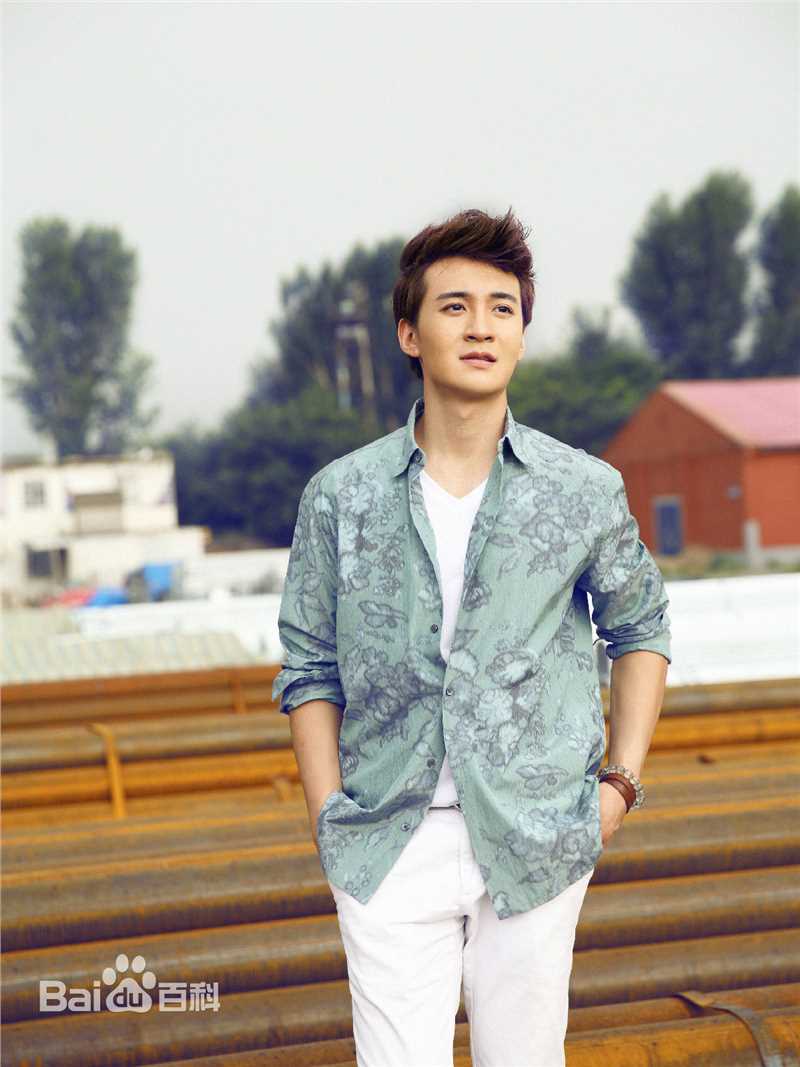 盛冠森街拍性感图片图集