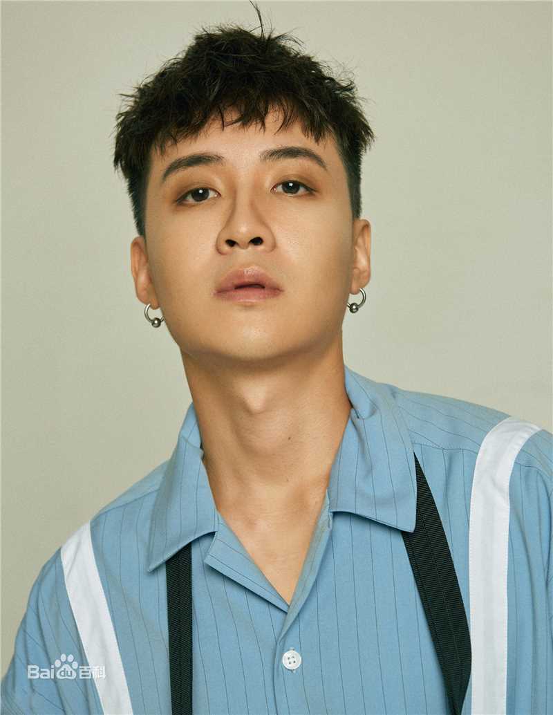 高清盛冠森图片