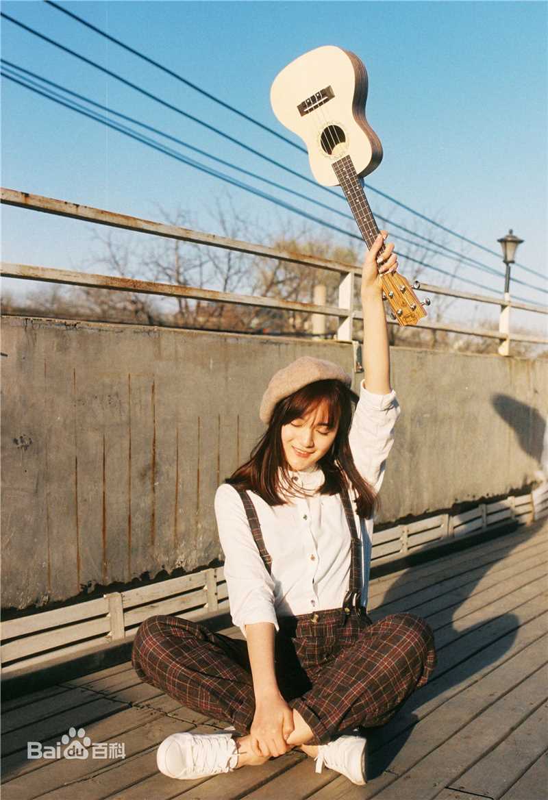 李依伊最全复古胶片壁纸