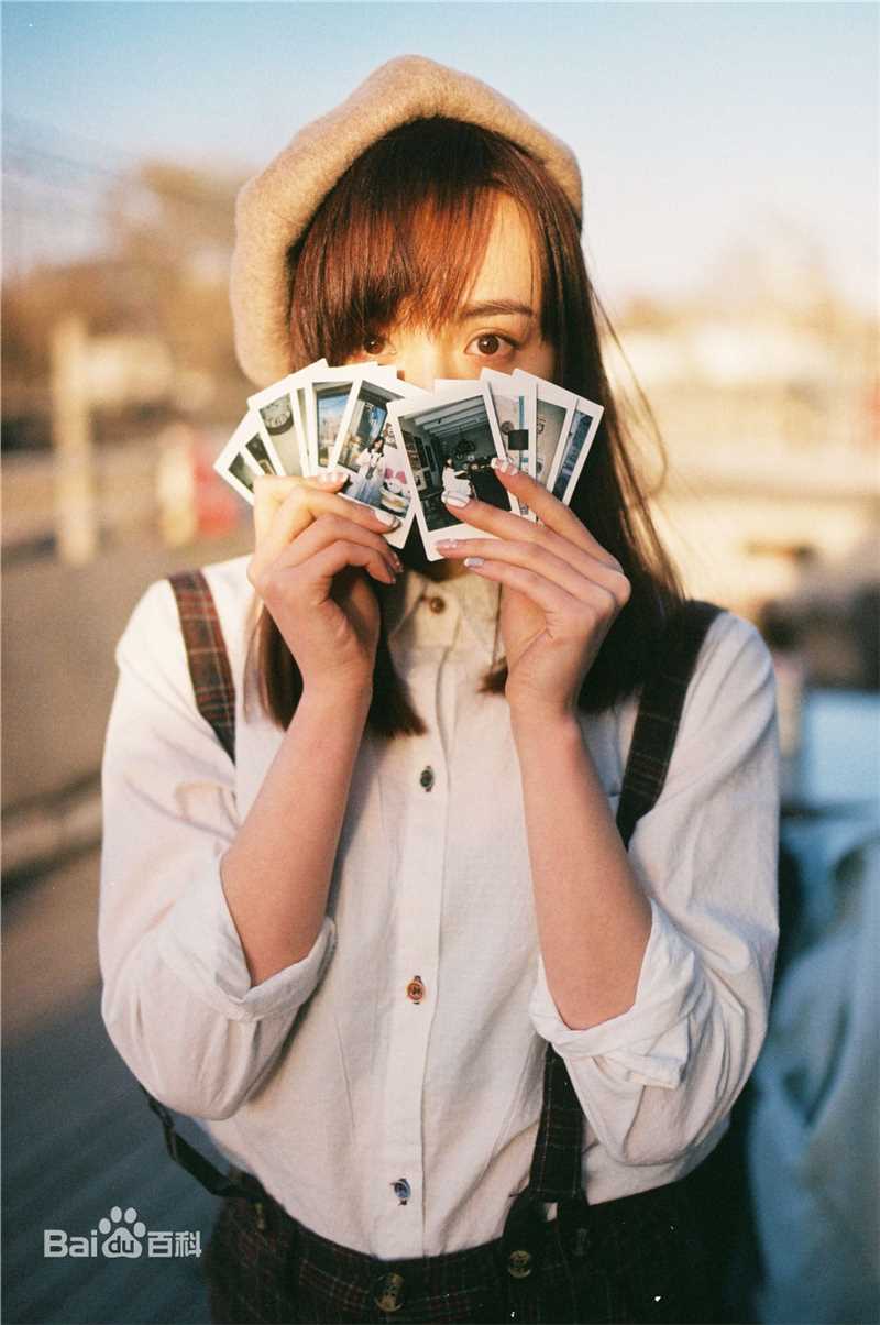 李依伊最全复古胶片壁纸