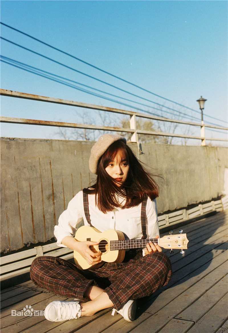 李依伊最全复古胶片壁纸