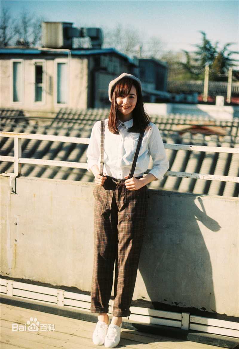 李依伊最全复古胶片壁纸