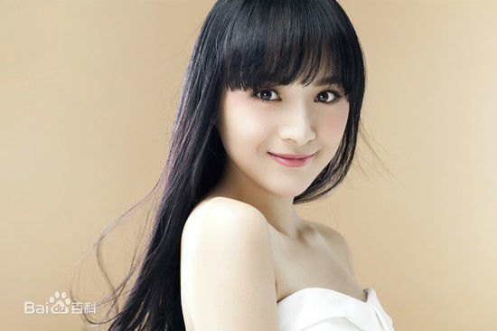 李依伊前后照片