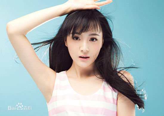 李依伊前后照片