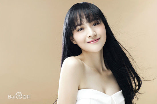 李依伊前后照片