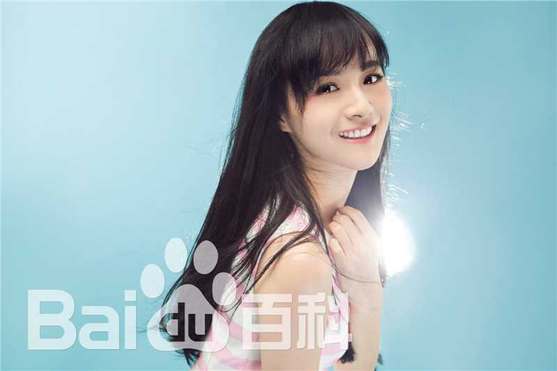 李依伊前后照片