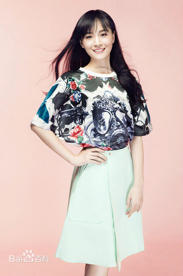 李依伊前后照片