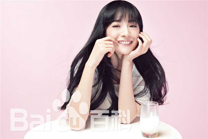 李依伊前后照片