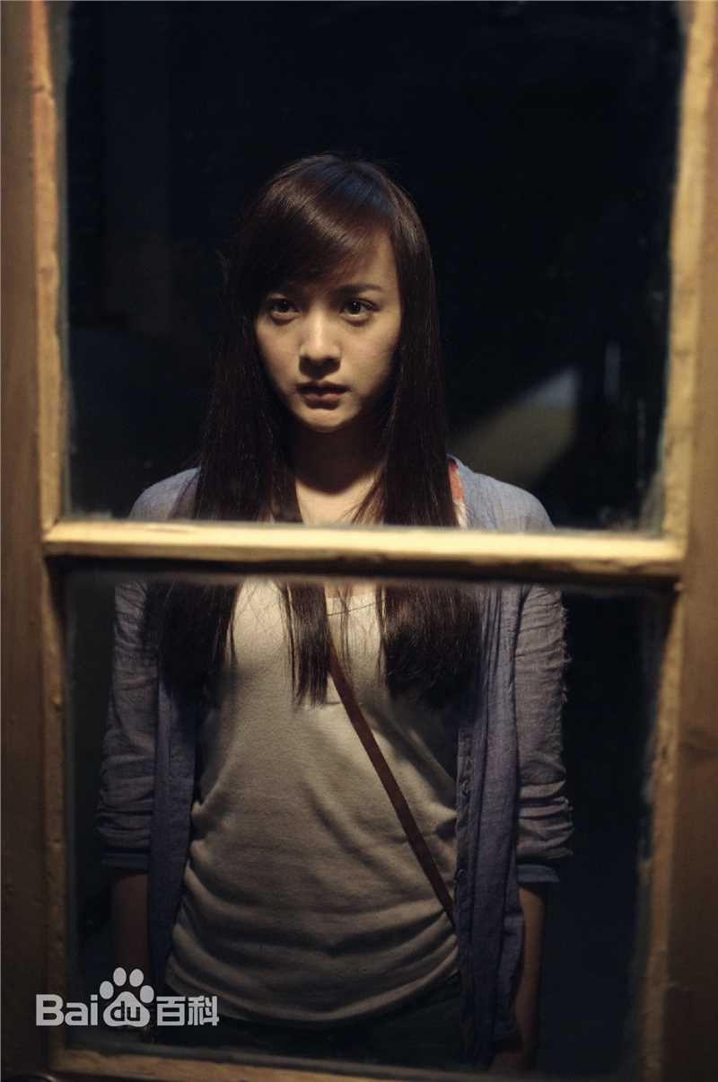 李依伊《孤岛》最全剧照