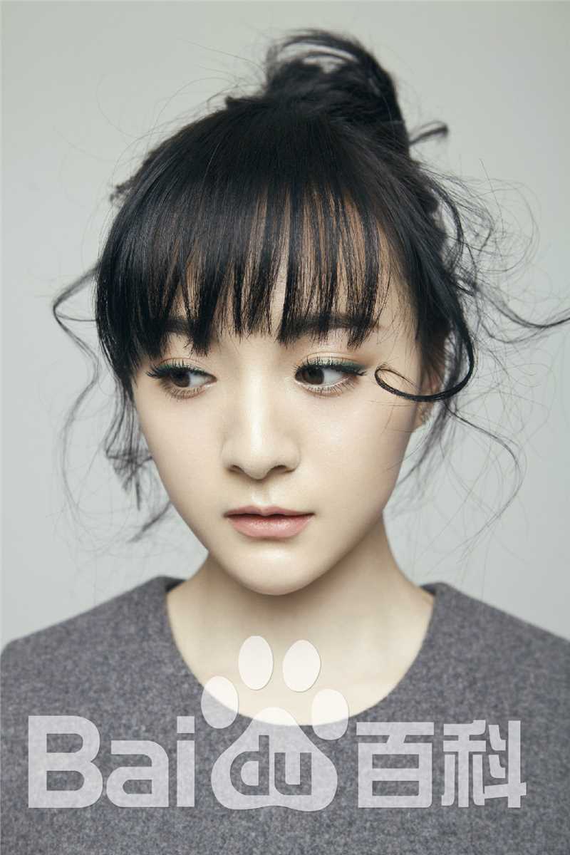 最新李依伊在《女友》中的壁纸