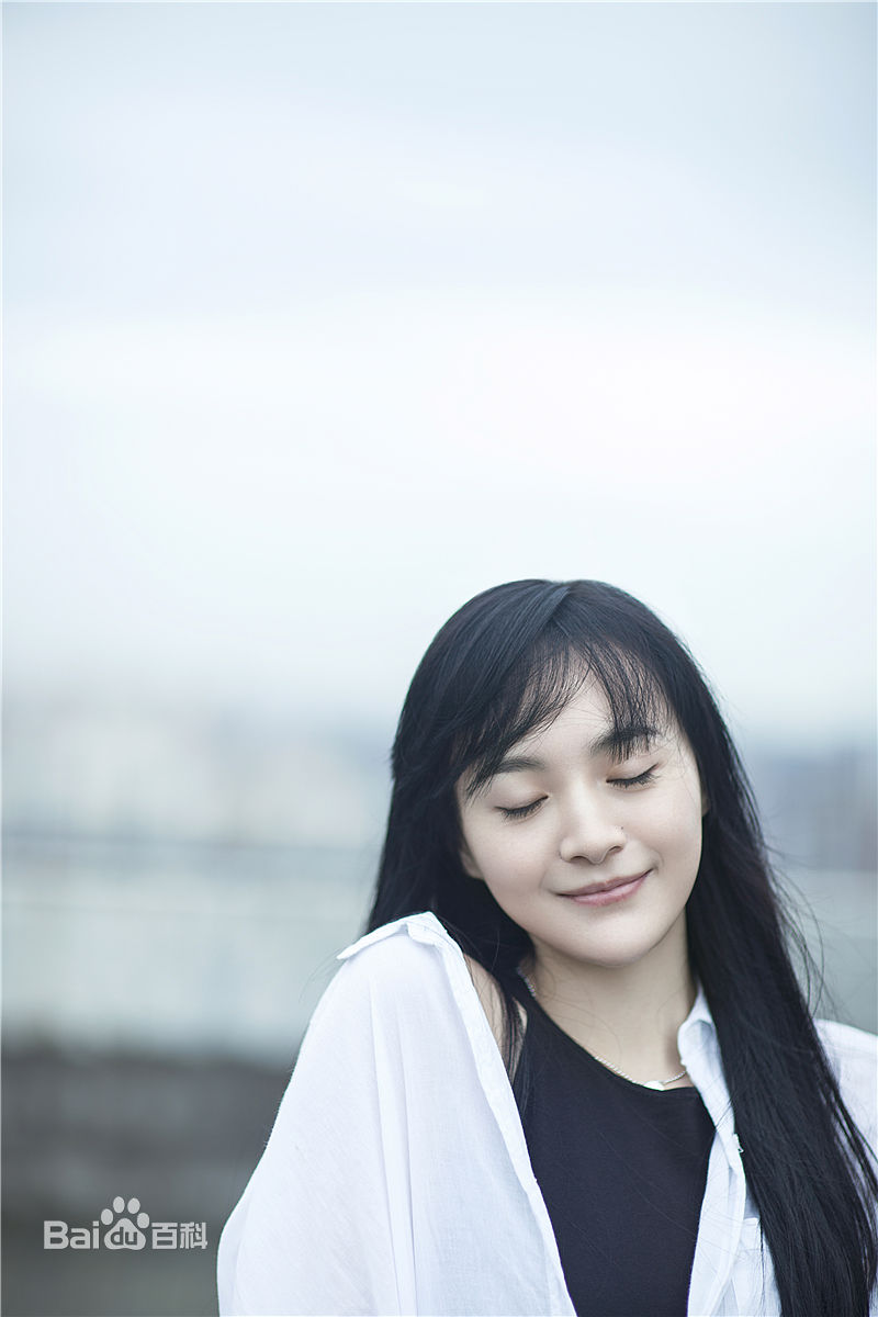 李依伊最全天台壁纸