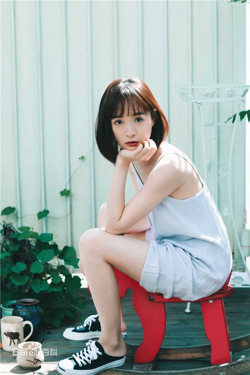 李依伊元气少女