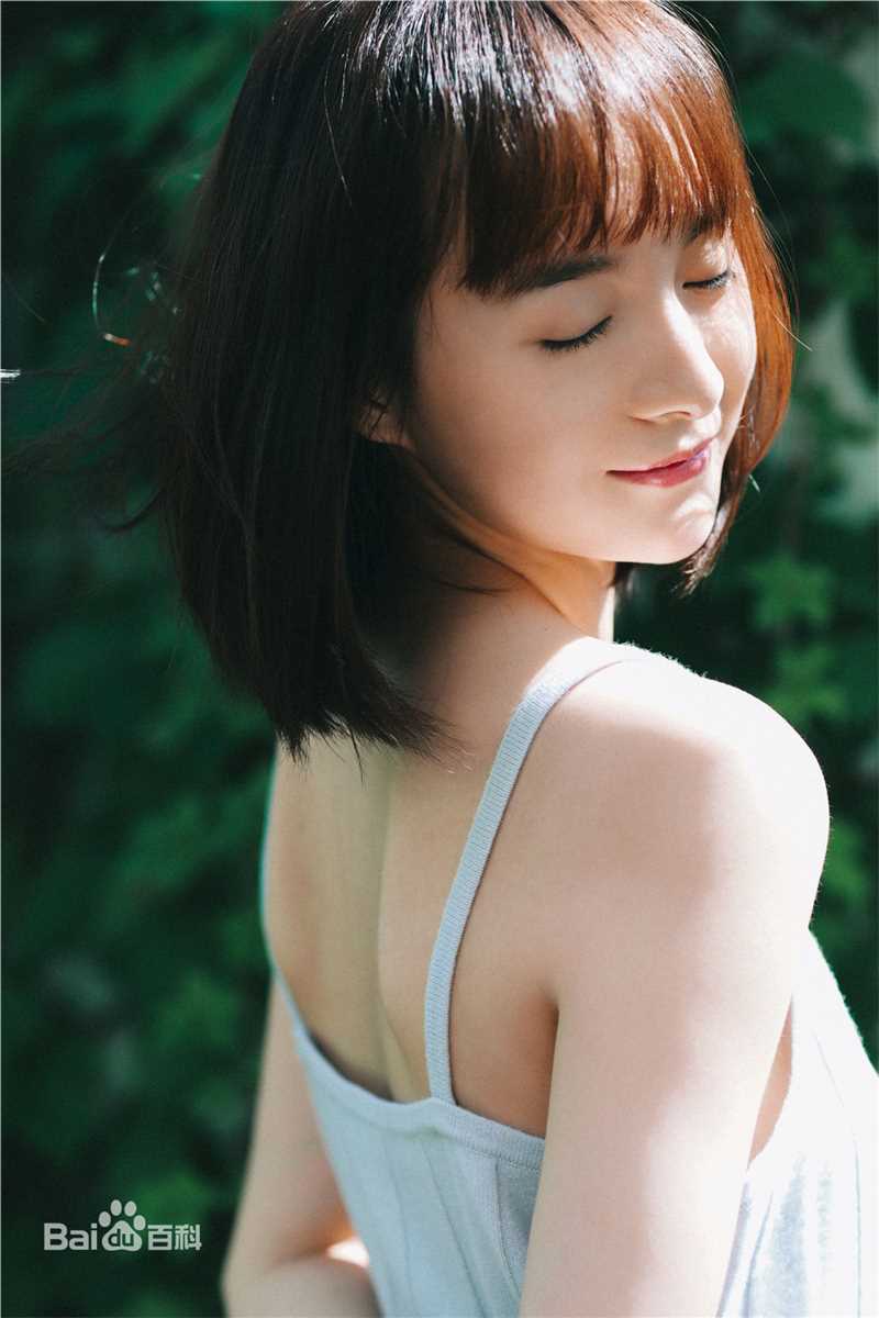 李依伊元气少女