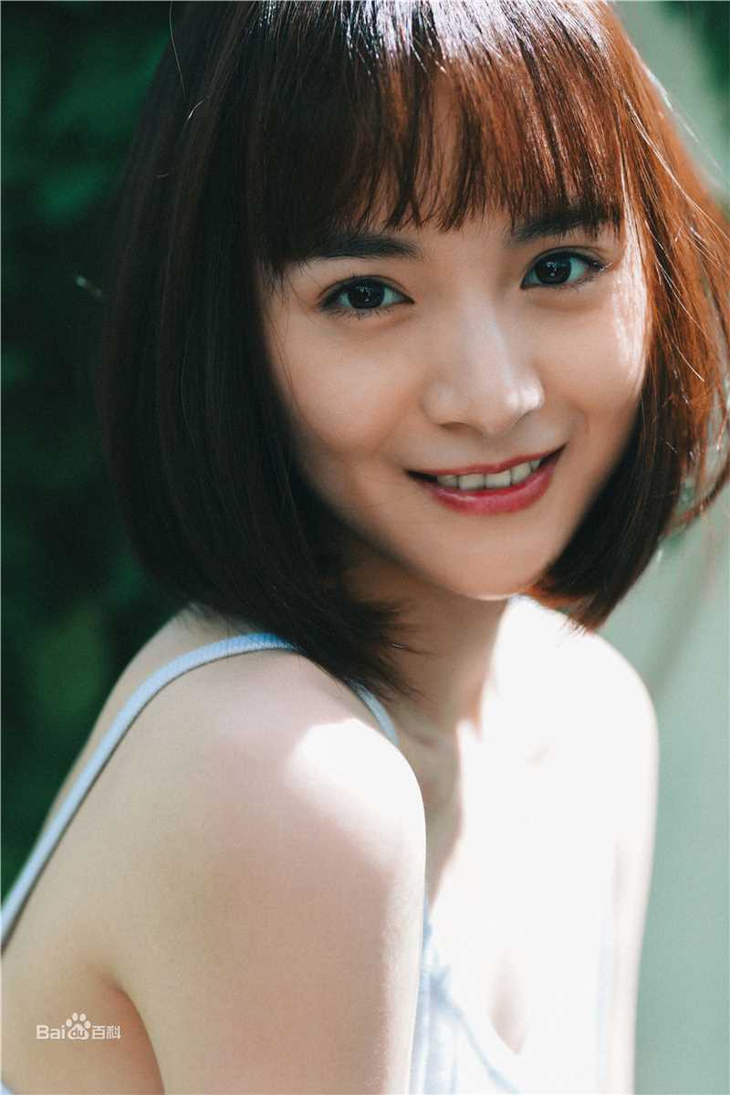 李依伊元气少女