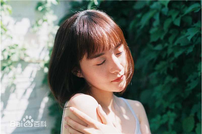 李依伊元气少女