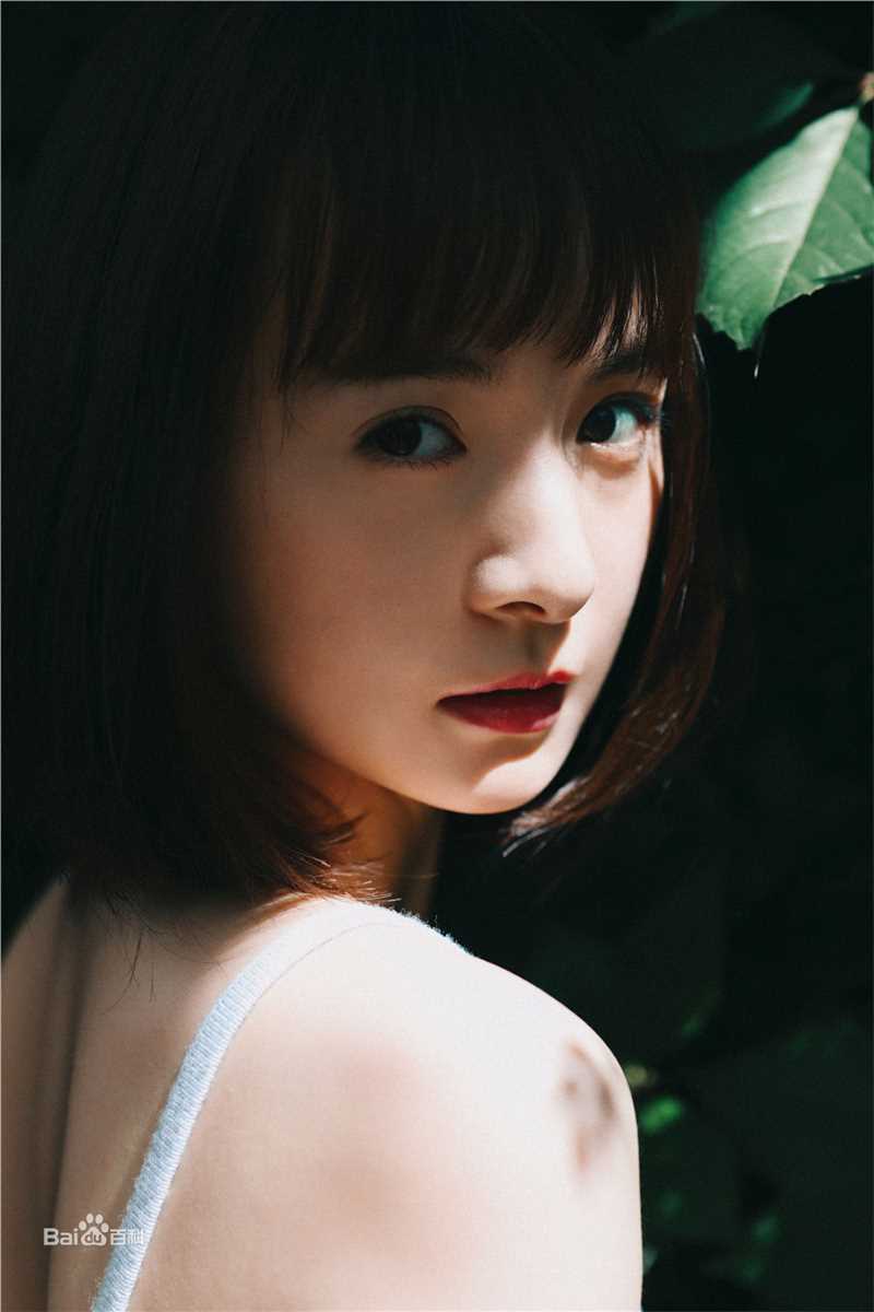 李依伊元气少女