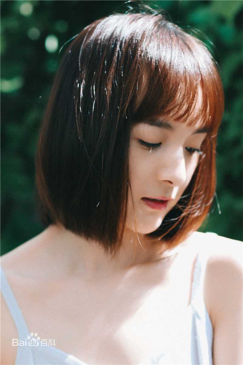 李依伊元气少女