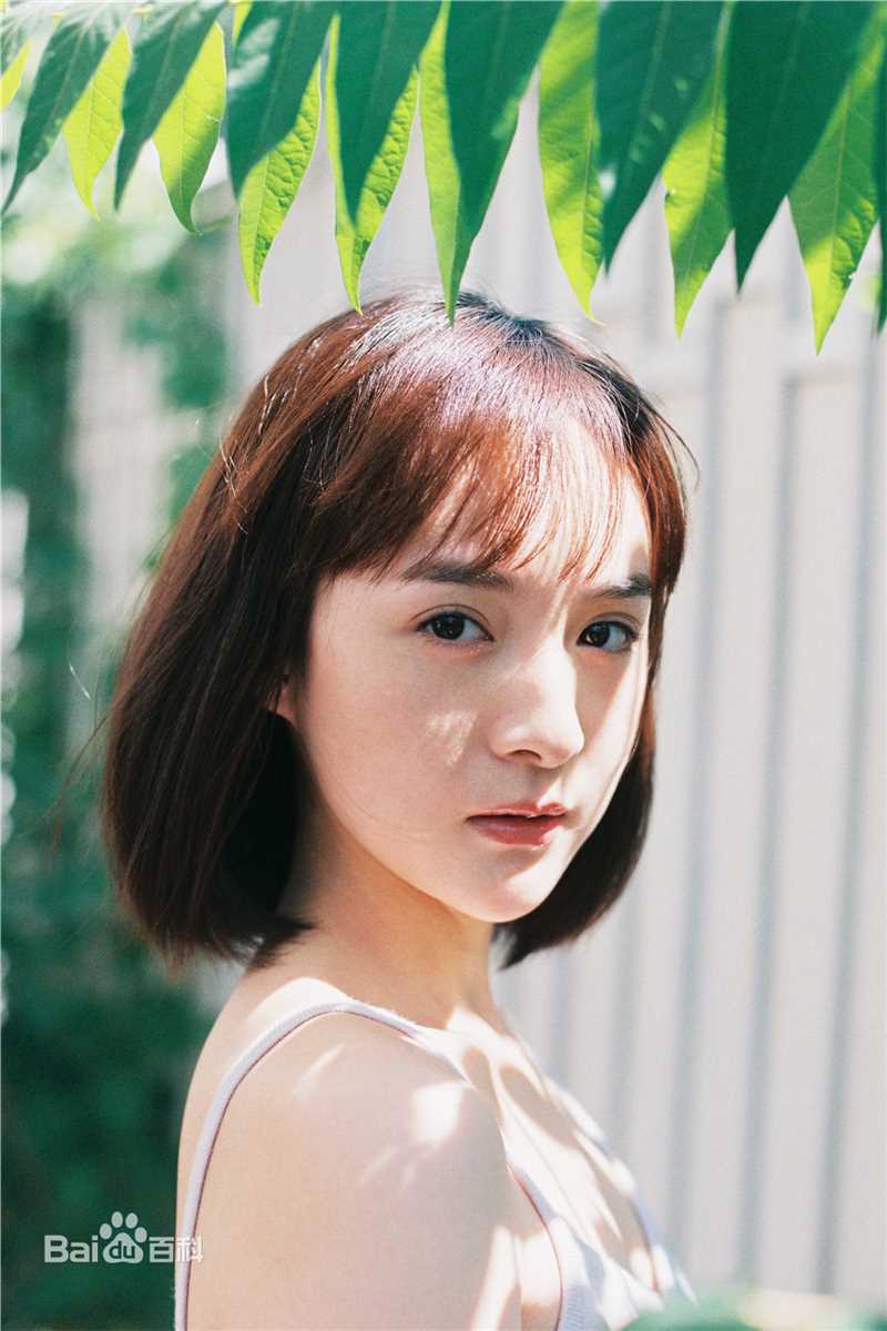 李依伊元气少女