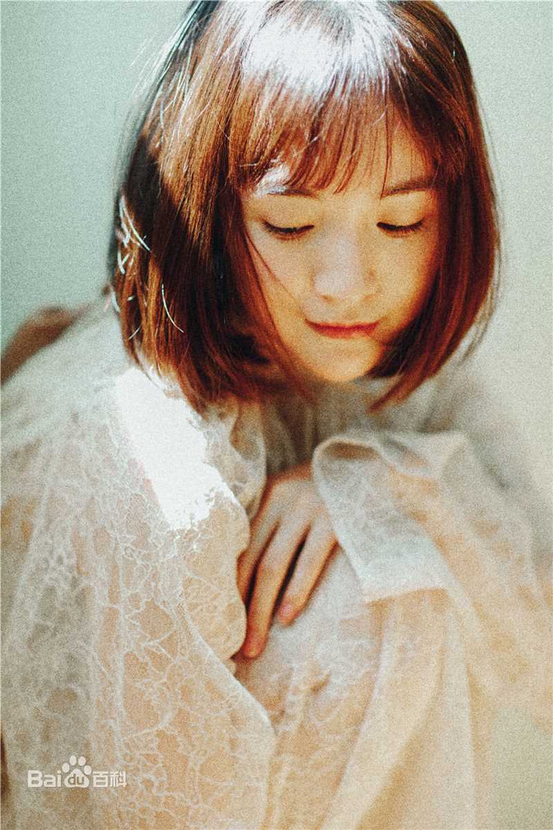 李依伊复古仙女