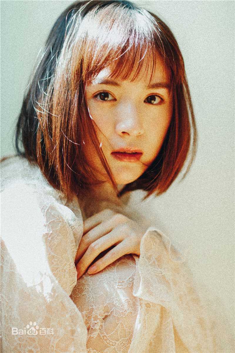 李依伊复古仙女