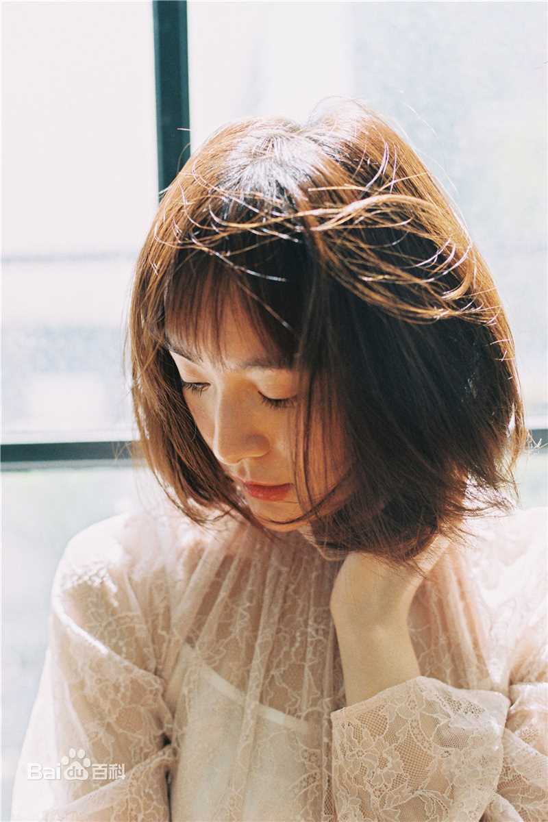 李依伊复古仙女