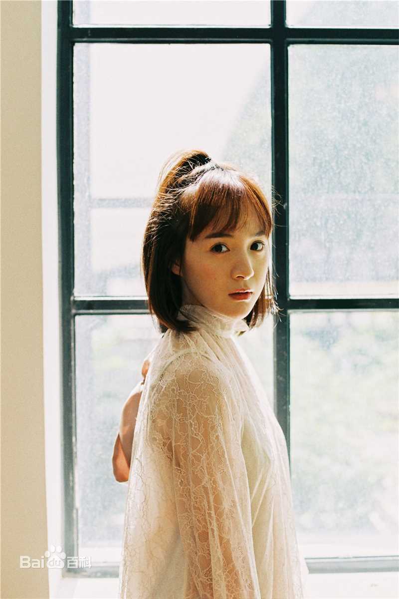 李依伊复古仙女