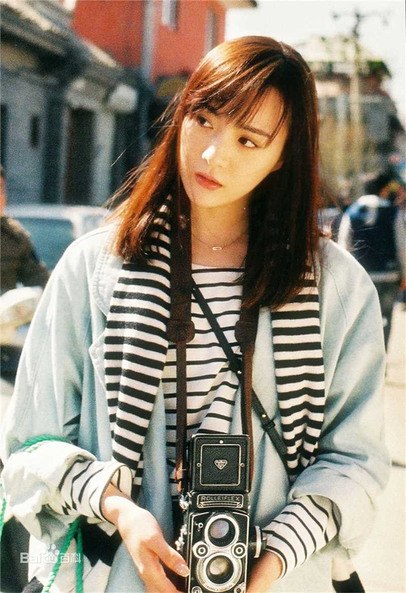 李依伊文艺少女前后照片