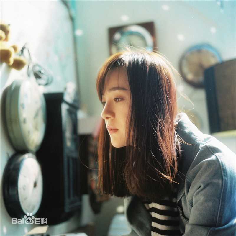 李依伊文艺少女前后照片