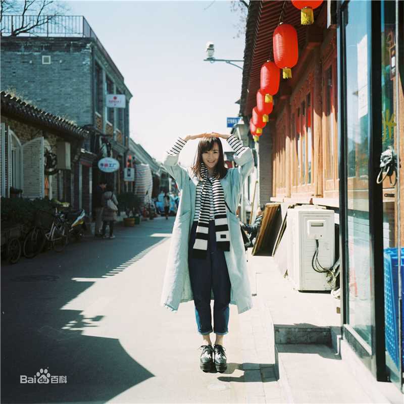 李依伊文艺少女前后照片