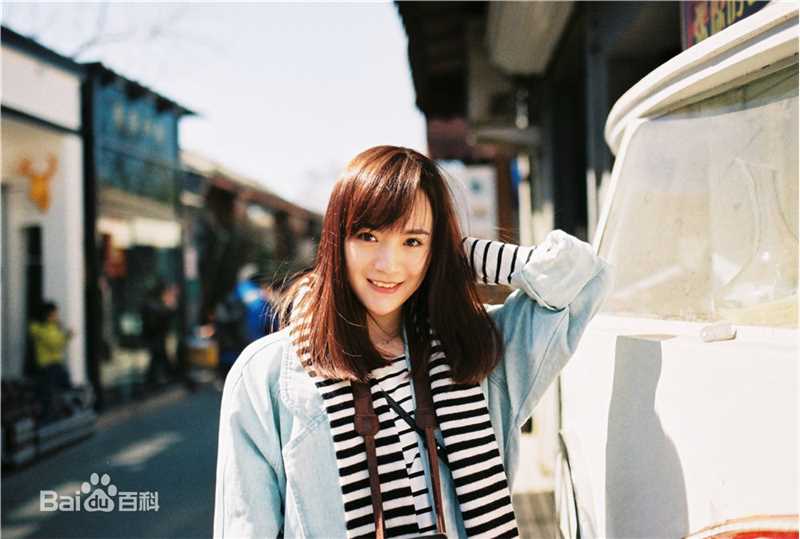 李依伊文艺少女前后照片