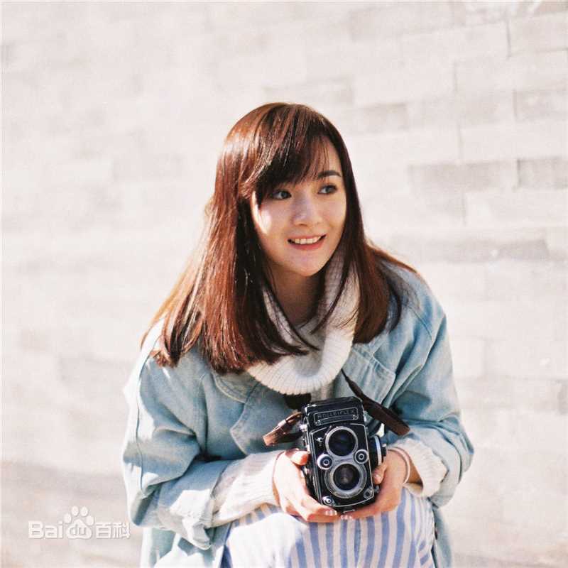 李依伊文艺少女前后照片