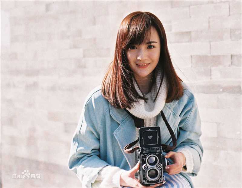 李依伊文艺少女前后照片